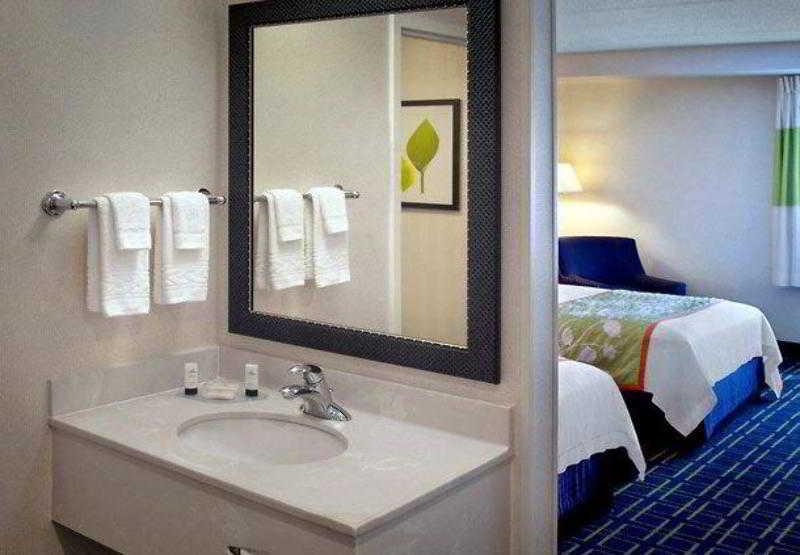 Fairfield Inn Portsmouth Seacoast מראה חיצוני תמונה