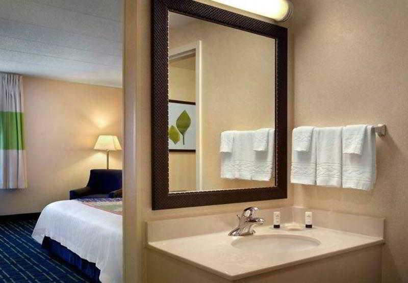 Fairfield Inn Portsmouth Seacoast מראה חיצוני תמונה