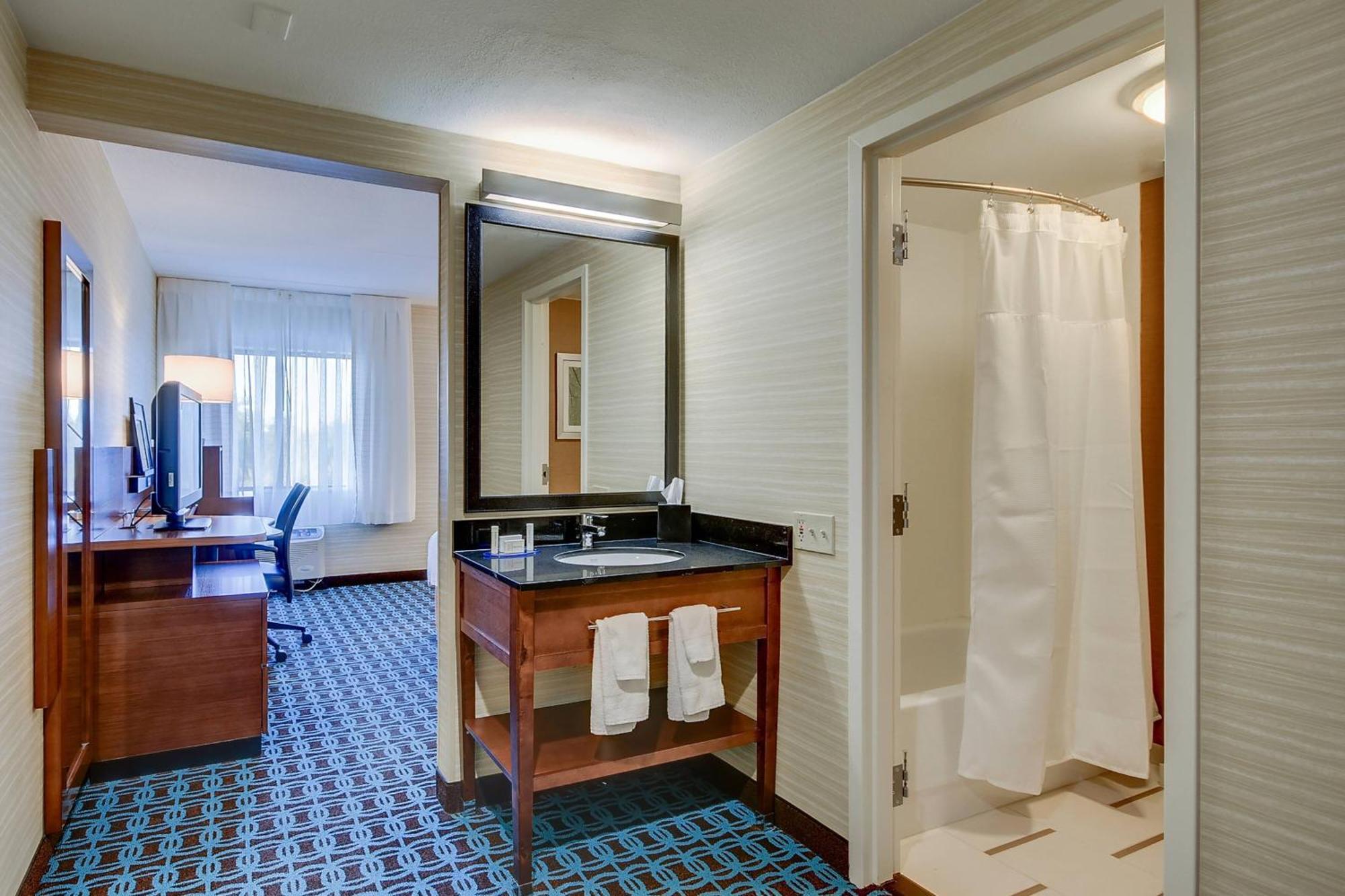 Fairfield Inn Portsmouth Seacoast מראה חיצוני תמונה