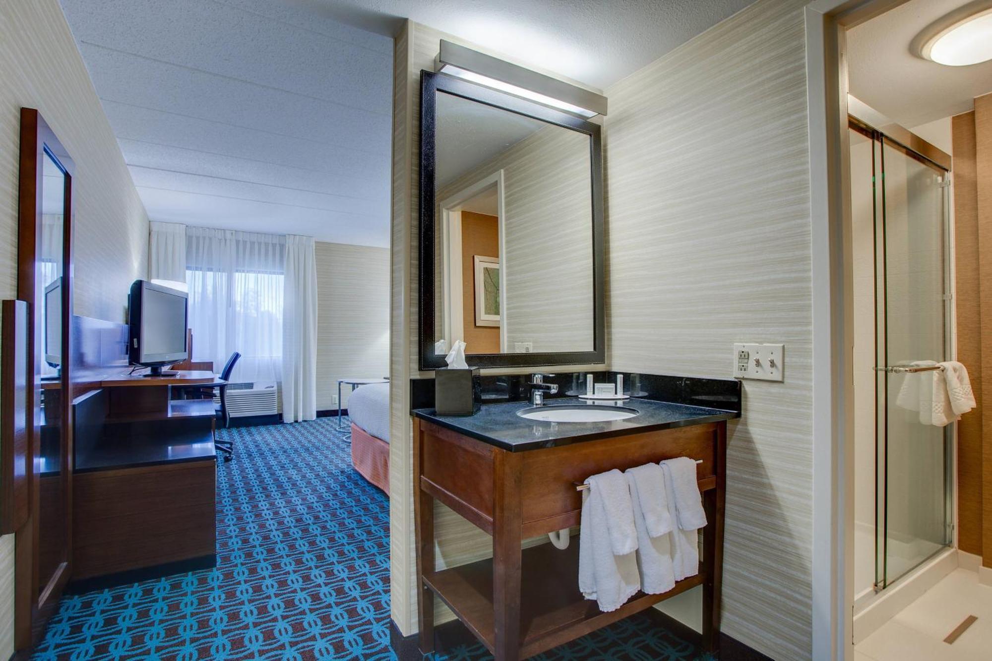 Fairfield Inn Portsmouth Seacoast מראה חיצוני תמונה