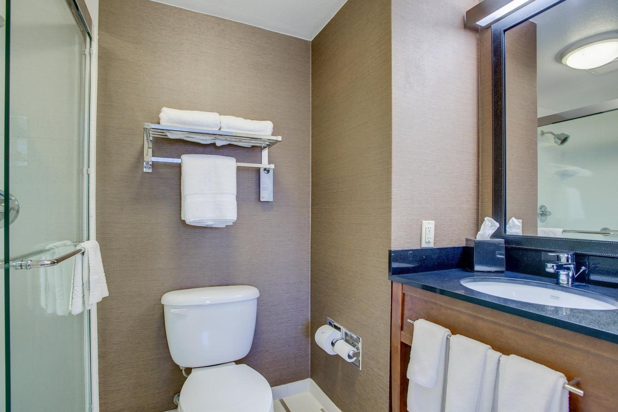 Fairfield Inn Portsmouth Seacoast מראה חיצוני תמונה